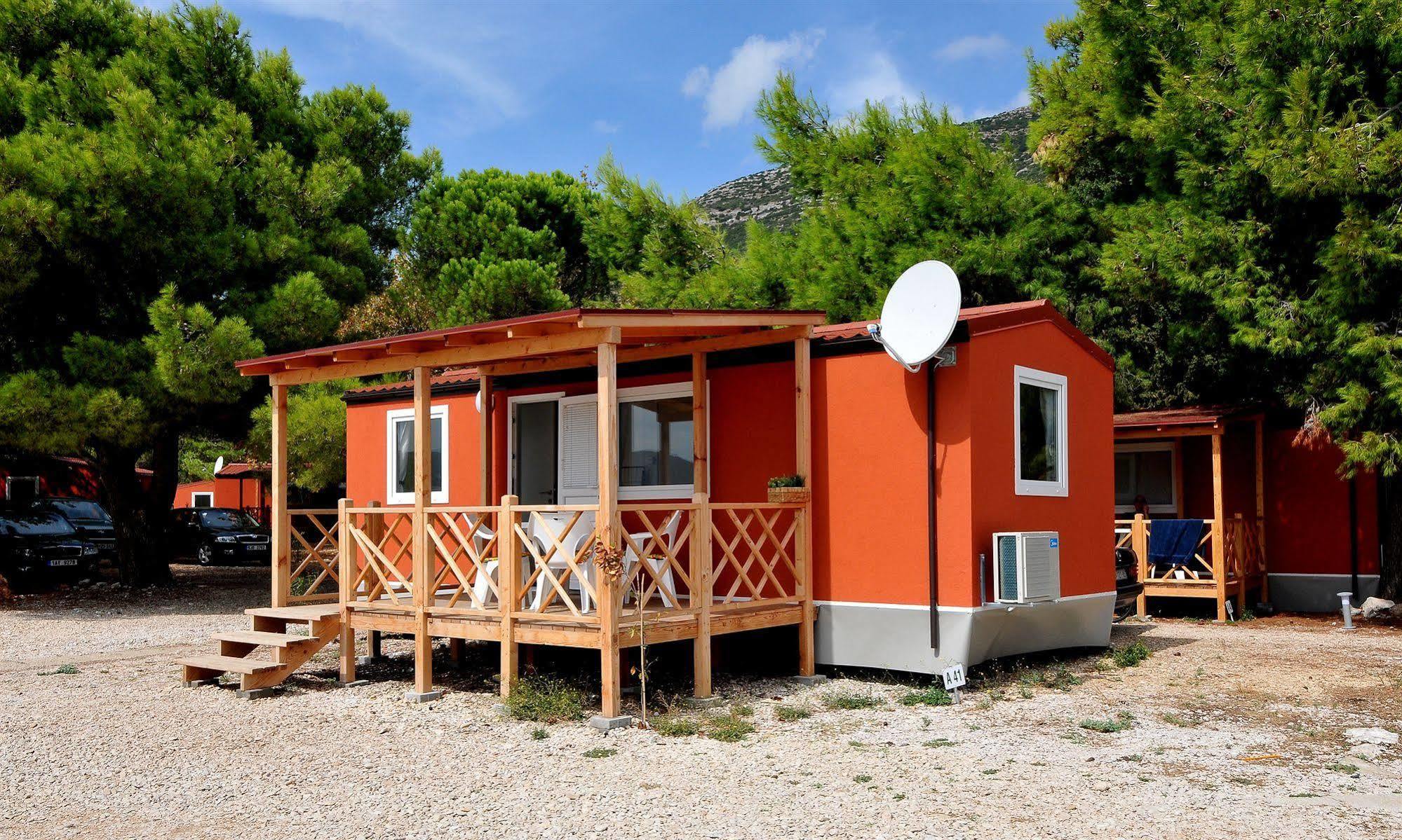 Camp Perna Hotell Kuciste Exteriör bild